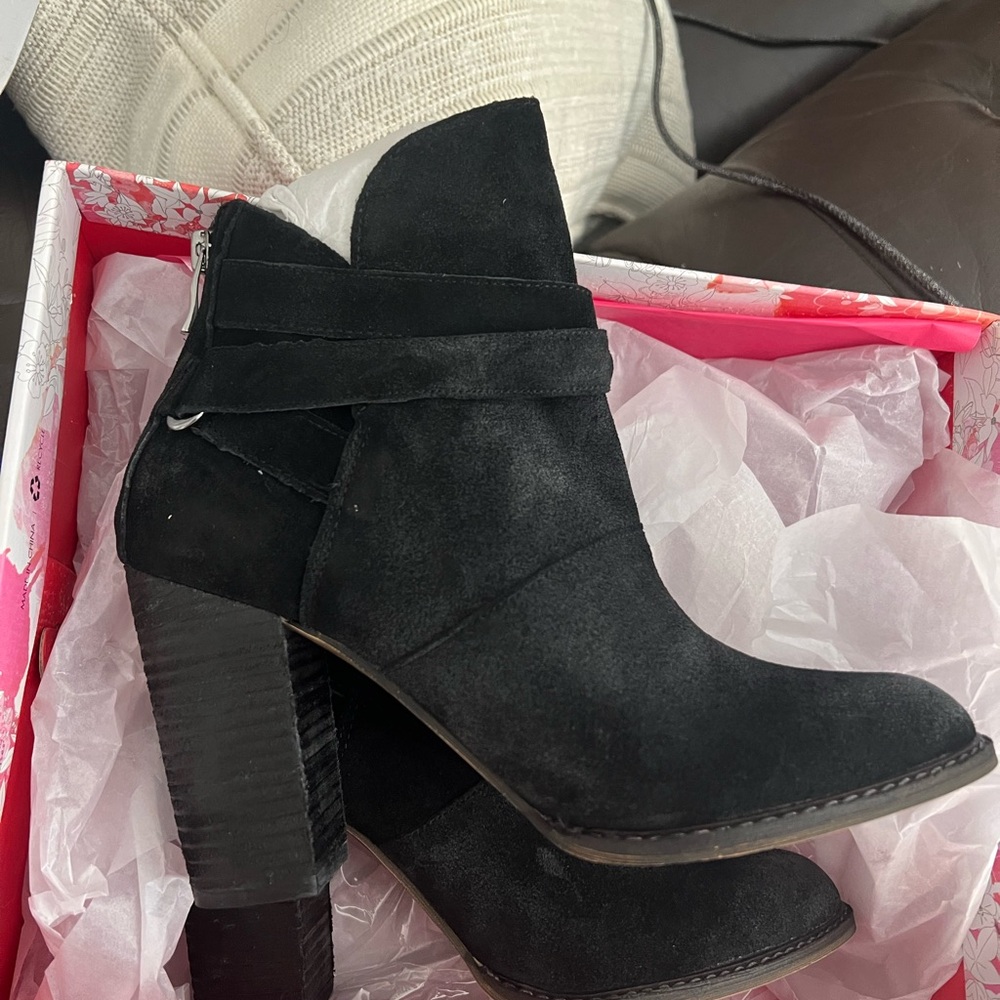Chinese Laundry Black Heeled Boots